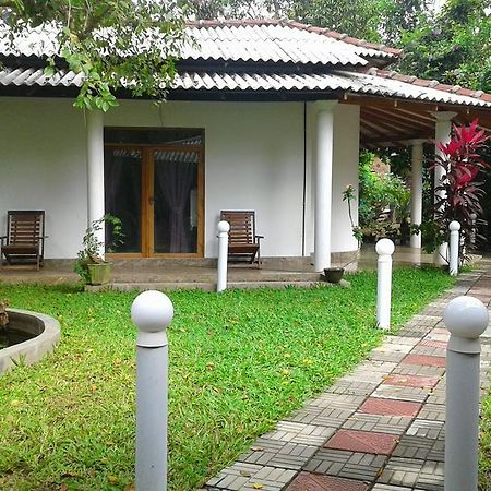 River Retreat Sigiriya Exterior foto
